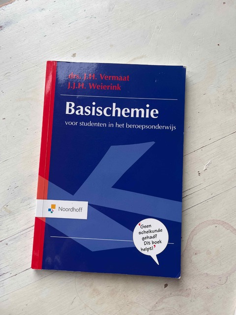 9789001895730-Basischemie-voor-studenten-in-het-beroepsonderwijs