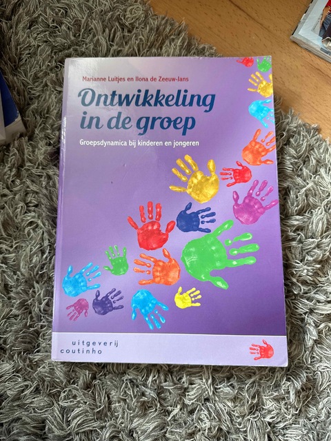 9789046905142-Ontwikkeling-in-de-groep