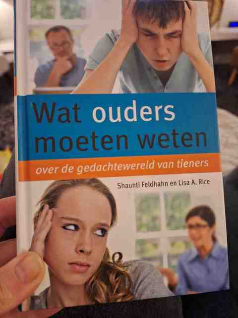 9789085202455-Wat-ouders-moeten-weten
