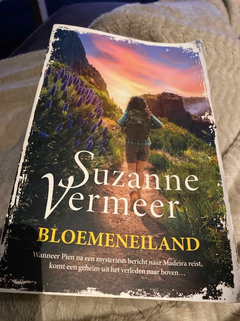 9789400517035-Bloemeneiland