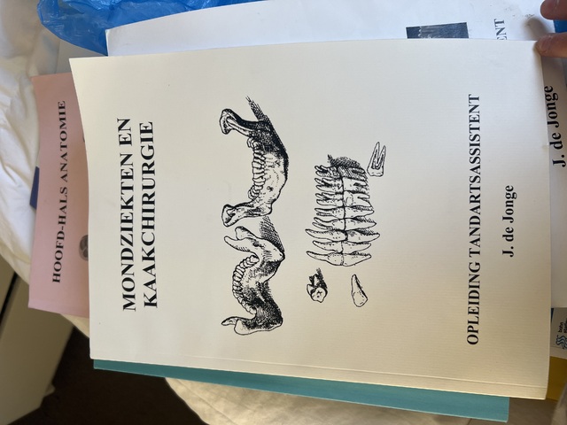 9789080397996-Mondziekten-en-kaakchirurgie