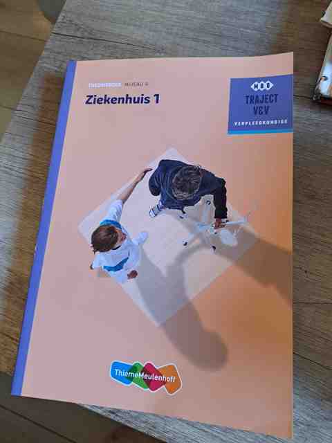 9789006910377-Ziekenhuis-1-niveau-4-Theorieboek