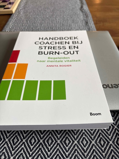 9789024404025-Handboek-coachen-bij-stress-en-burn-out