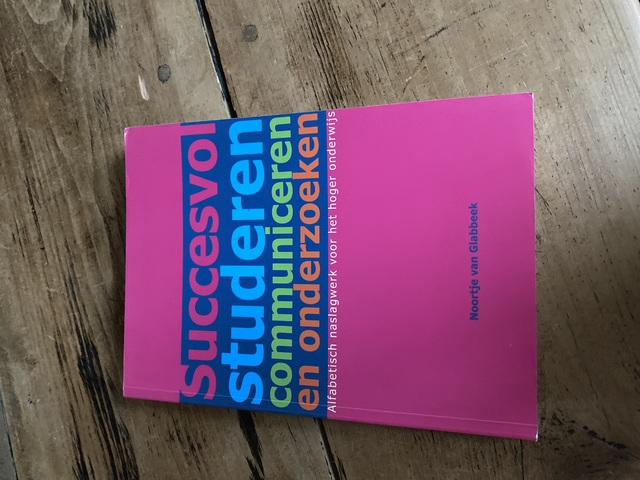 9789043015660-Succesvol-studeren-communiceren-en-onderzoeken-druk-1