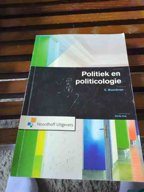 9789001763688-Politiek-en-politicologie