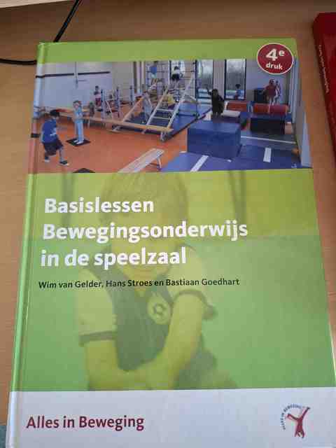 9789082363203-Basislessen-bewegingsonderwijs-in-de-speelzaal