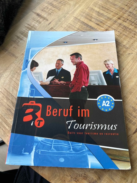 9789077977033-Beruf-im-Tourismus-A2