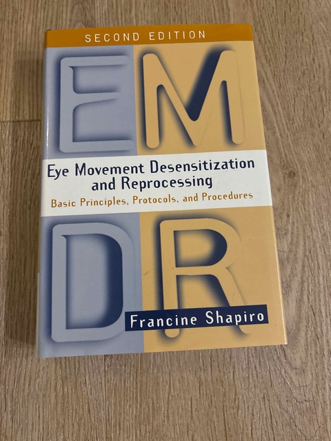 9781572306721-Eye-Movement-Desensitization-and-Reprocessing-EMDR-Second