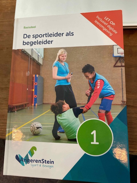 9789037256055-De-sportleider-als-begeleider-deel-1