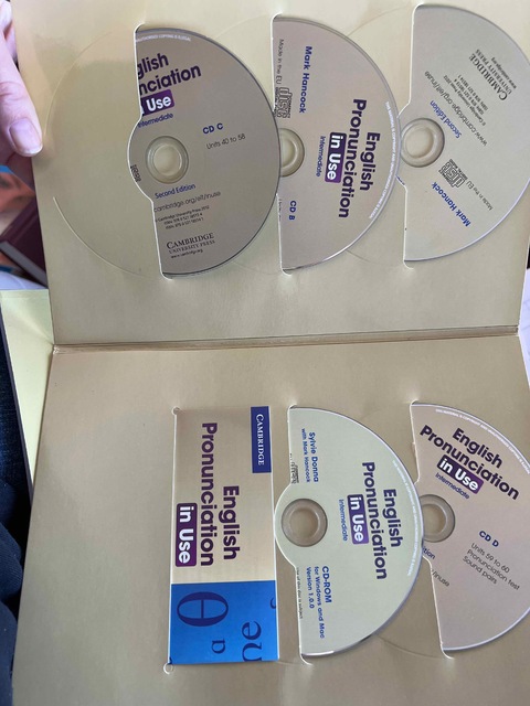 9780521185134-English-Pronunciation-in-Use-Intermediate-with-Answers-Audio-CDs-4-%5BWith-CDROM%5D