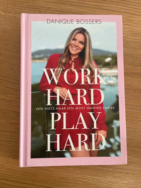 9789021570631-Work-hard-play-hard