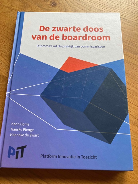 9789082377507-De-zwarte-doos-van-de-boardroom-dilemmas-uit-de-praktijk-van-commissarissen