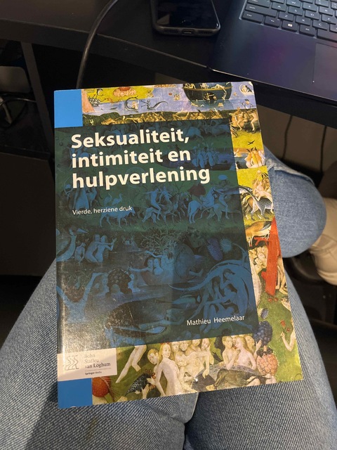 9789036803045-Seksualiteit-intimiteit-en-hulpverlening