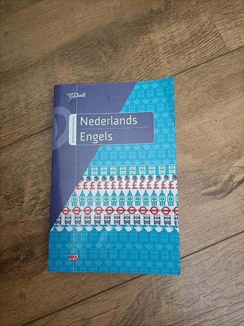 9789460770531-Van-Dale-pocketwoordenboek-Nederlands-Engels