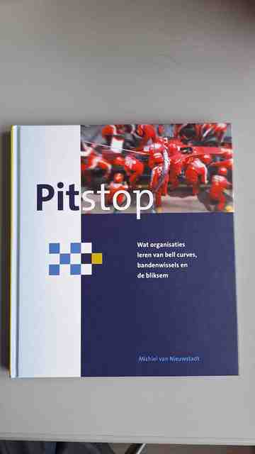 9789082006704-Pitstop--Wat-organisaties-leren-van-bell-curves-bandenwissels-en-hete-bliksem