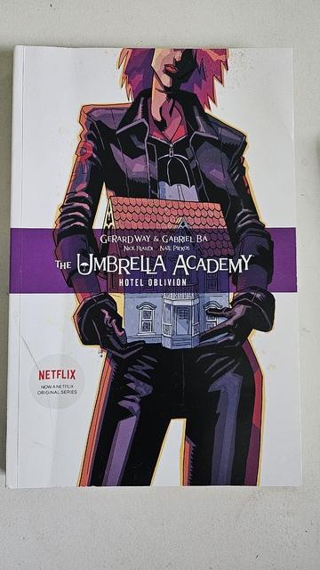 9781506711423-The-Umbrella-Academy-Volume-3-Hotel-Oblivion