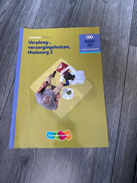 9789006910421-Verpleeg-Verzorgingshuizen-Thuiszorg-2--niveau-4-Theorieboek