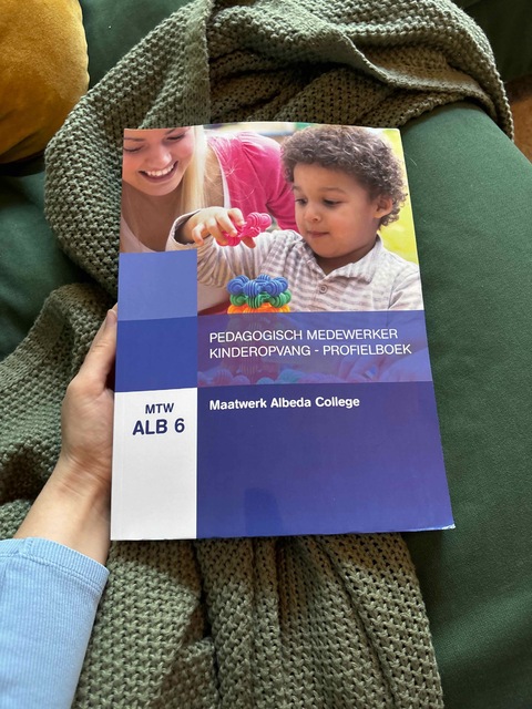 9789400226579-MTW-ALB-6