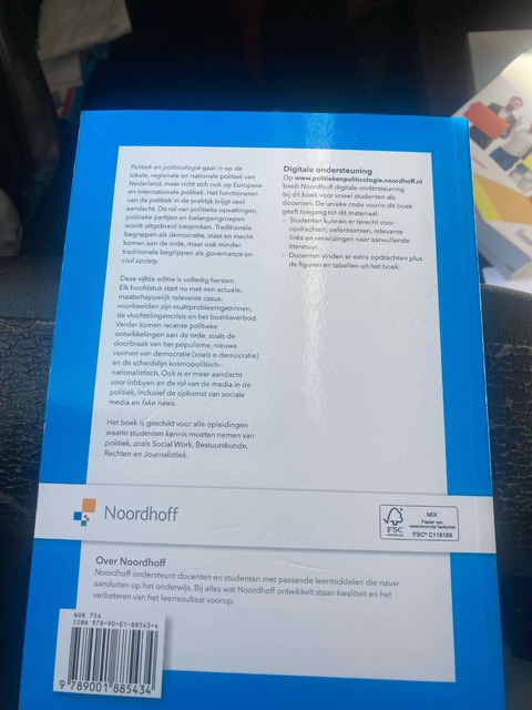 9789001885434-Politiek-en-politicologie