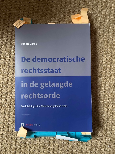 9789067043694-De-democratische-rechtsstaat-in-de-gelaagde-rechtsorde