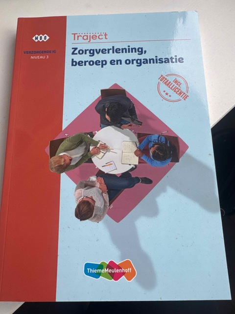 9789006952865-Traject-Combipakket-Zorgverlening-beroep-en-organisatie-niv-3-boek-en-totaallicentie-1-jaar