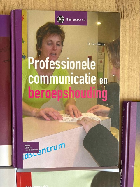 9789031349531-Professionele-communicatie-en-beroepshouding