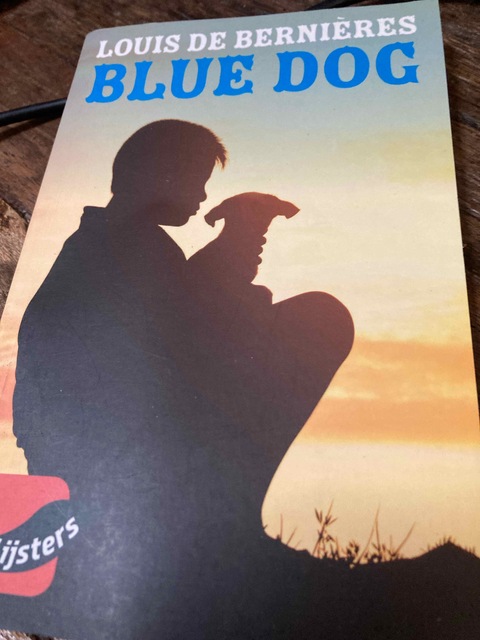 9789001899325-Louis-de-Bernieres-Blue-Dog