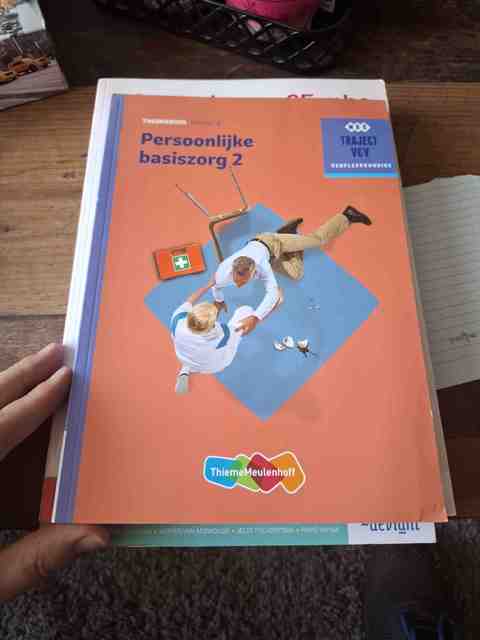 9789006910322-Persoonlijke-basiszorg-Theorieboek-Niveau-4