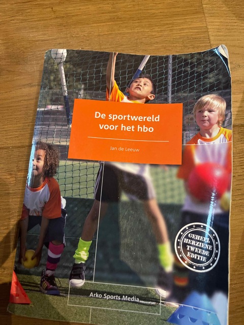 9789054722816-De-sportwereld-voor-het-hbo