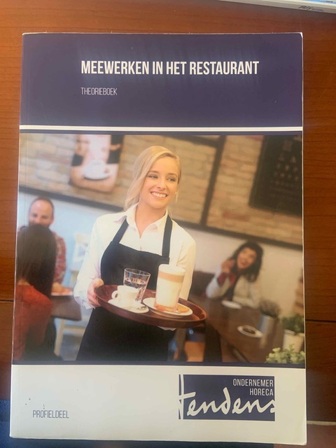 9789037244908-Meewerken-in-het-restaurant