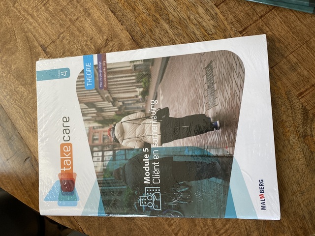 9789402069860-Take-Care-niveau-4-mod.-5-Client-en-samen.-Theorieboek