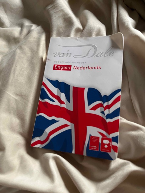 9789066487697-Van-dale-Pocketwoordenboek-Engels--Nederlands