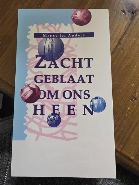 9789024221264-Zacht-geblaat-om-ons-heen