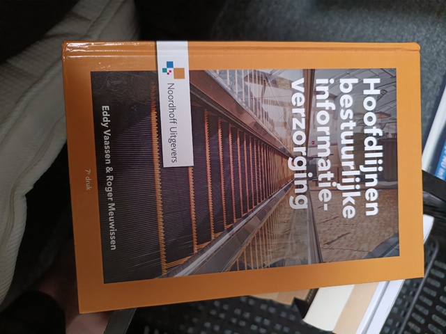 9789001823948-Hoofdlijnen-bestuurlijke-informatieverzorging