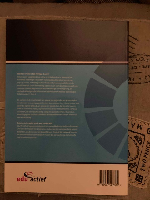9789037227802-Werken-in-de-retail-niveau-3-en-4