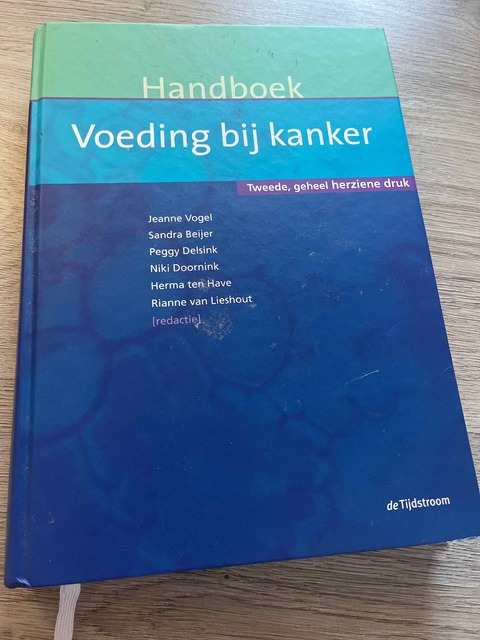 9789058982988-Handboek-voeding-bij-kanker