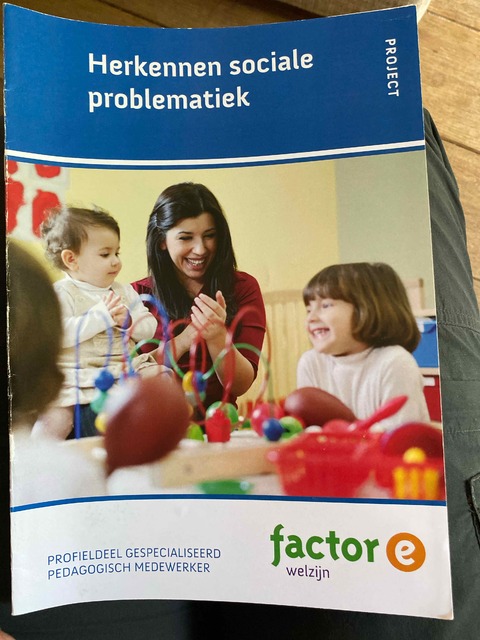 9789037240702-Herkennen-sociale-problematiek