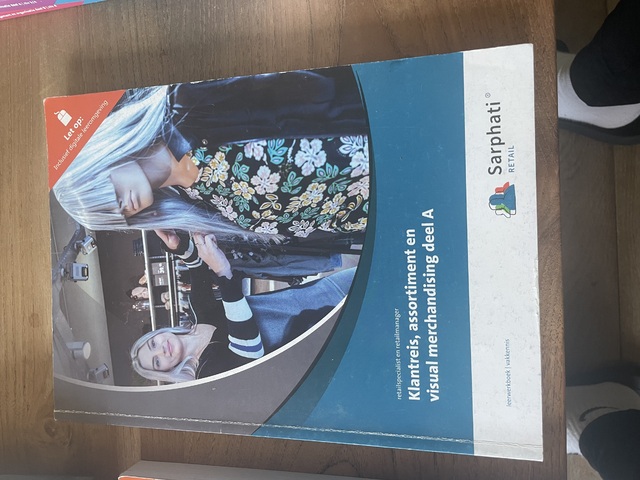 9789463971614-Klantreis-assortiment-en-visual-merchandising-folio