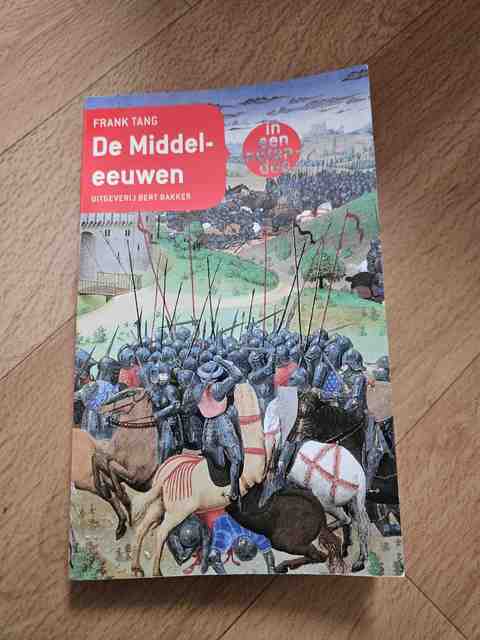9789035135604-De-Middeleeuwen-in-een-notendop