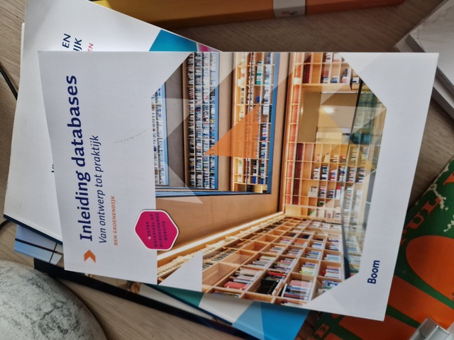 9789058755803-Inleiding-databases