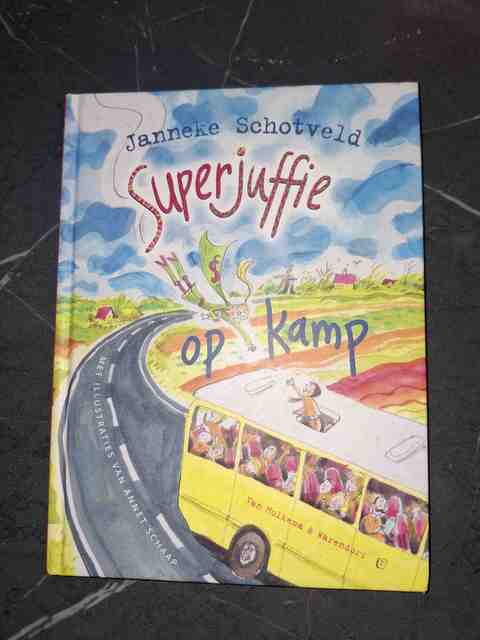 9789000348473-Superjuffie-op-kamp