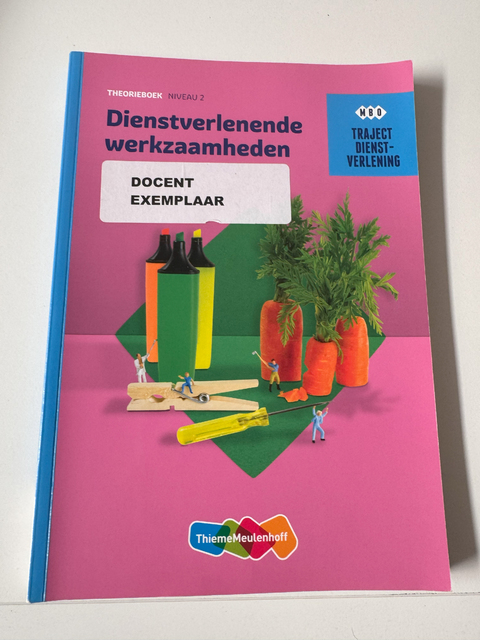 9789006071030-Dienstverlenende-werkzaamheden-niveau-2-Theorieboek