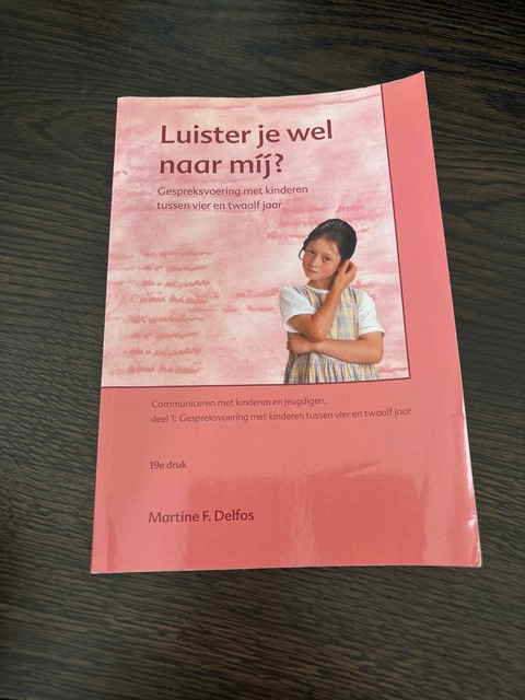 9789088505102-Luister-je-wel-naar-mij