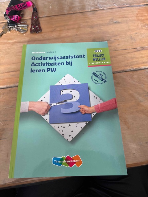 9789006239546-Traject-Combipakket-Onderwijsassistent-Activiteiten-bij-leren-PW-niveau-4-boek-en-totaallicentie-1-jaar