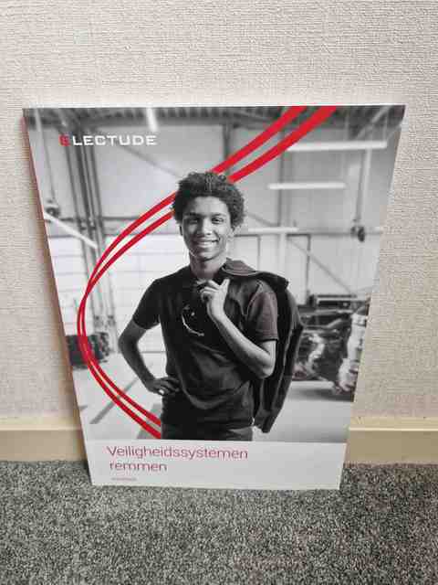 9789492929952-Veiligheidssystemen-remmen-advanced