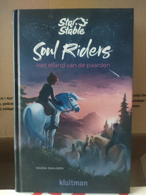 9789020624069-Soul-Riders-Het-eiland-van-de-paarden