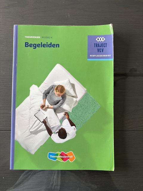 9789006910339-Begeleiden-niveau-4-Theorieboek