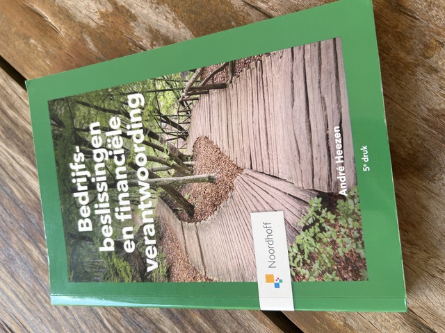 9789001749750-Bedrijfsbeslissingen-en-financiele-verantwoording