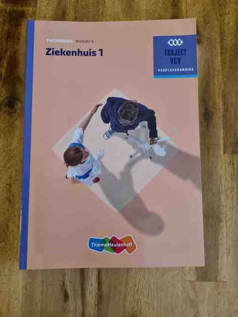9789006910377-Ziekenhuis-1-niveau-4-Theorieboek
