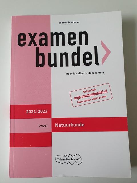 9789006491555-Examenbundel-vwo-Natuurkunde-20212022